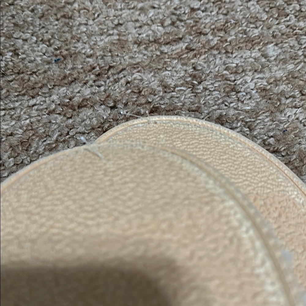 NWOT Chinese Laundry Cream Faux Fur Women's Slippers GoldSilver Accent XL 11/12 - Picture 6 of 6
